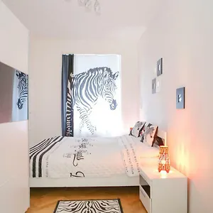  Apartament Stylish A Few Steps From Metro